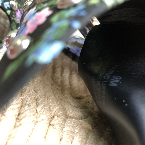 ππ»ββοΈHost Pickππ»ββοΈ Rebecca Minkoff Sandals - Picture 5 of 6